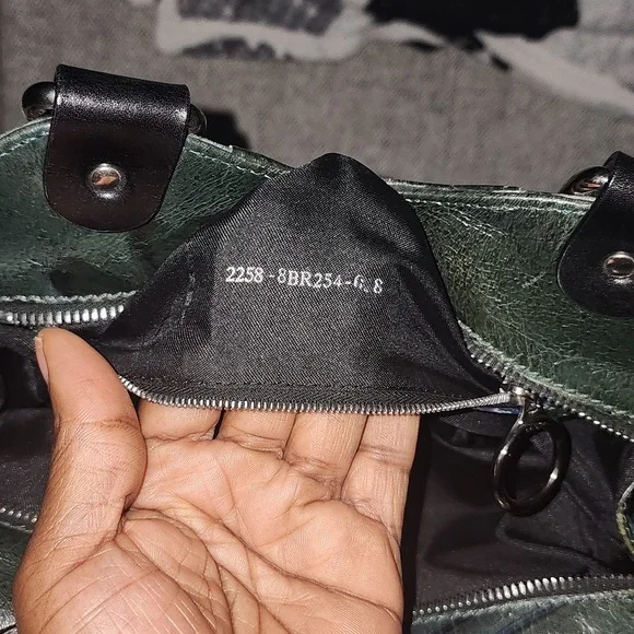 Fendi- Olive Trapezio bag - Picture 4 of 8